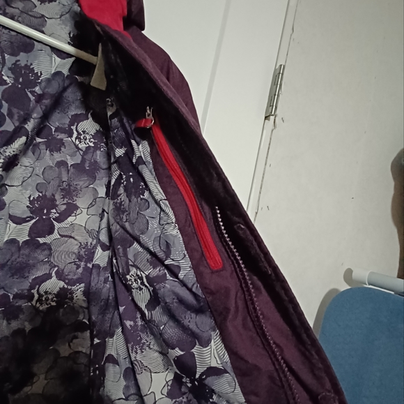 Great condition, purple and pink girl size 10 winter Jacket - Picture 7 of 12